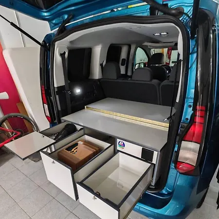Jr Autocaravanas 캠프장 *